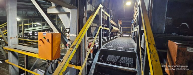 Installation of hydraulic systems to operate a thickness layer gate by Hydraulic Squad