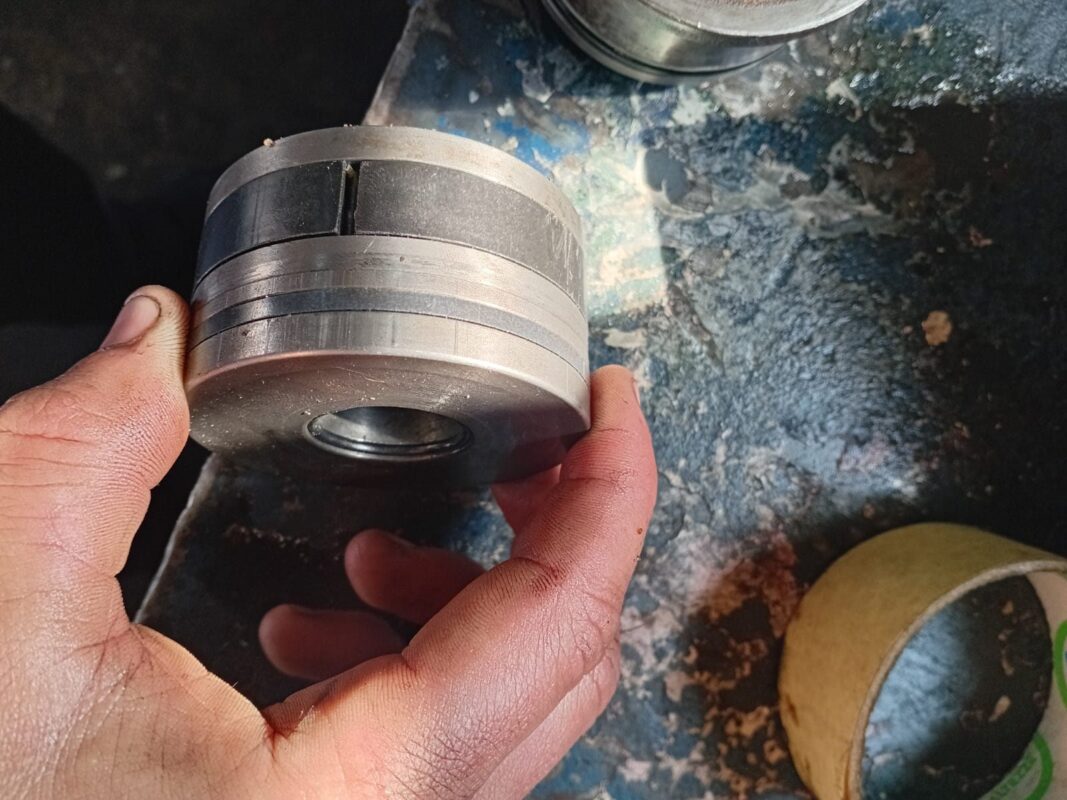 Hydraulic cylinder piston fitted with new seals