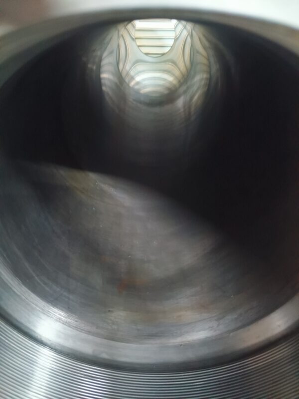 Inspection of the piston accumulator bore